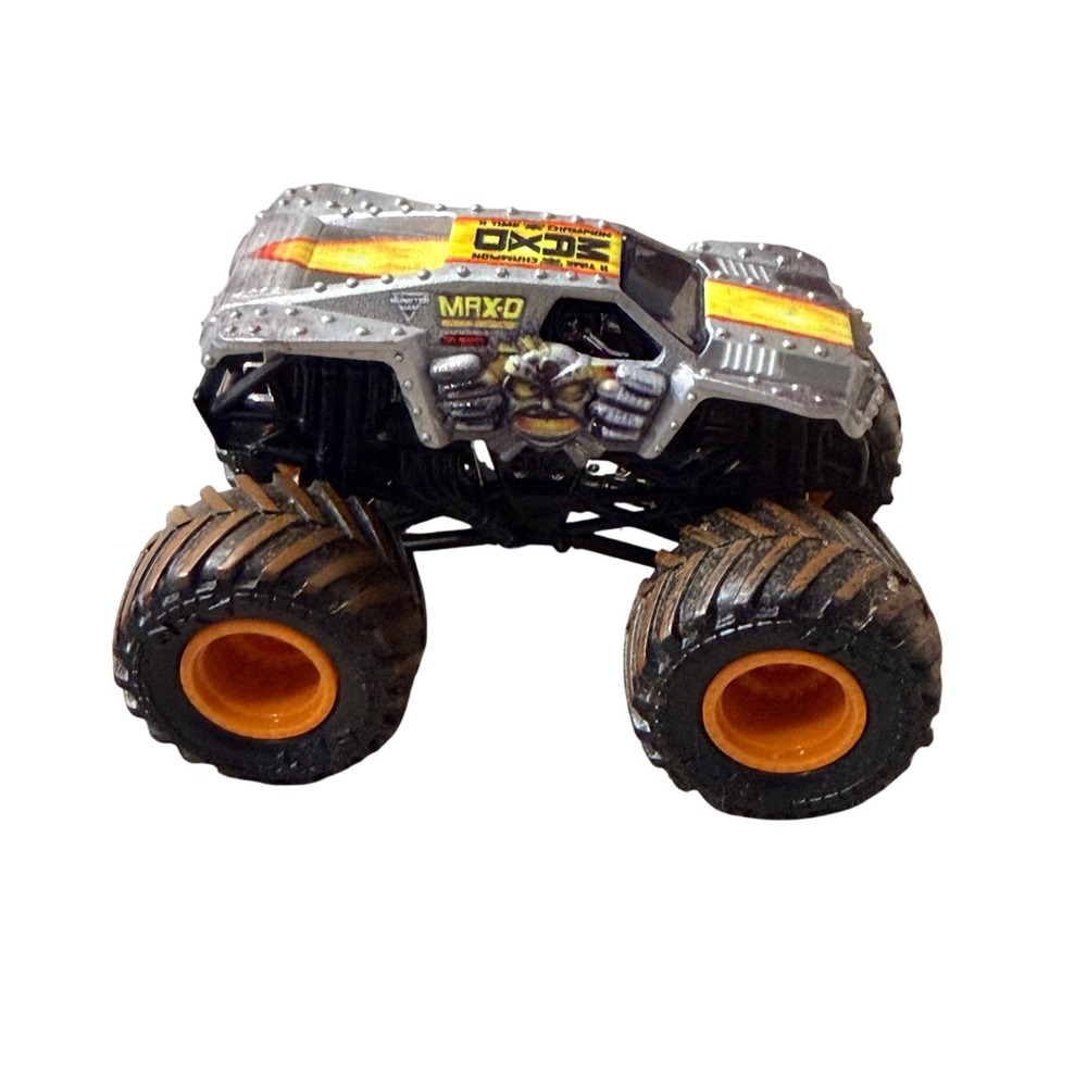 Hot Wheels Monster Jam‎ Max-D Maximum Destruction Silver Spiked 1:64 Truck